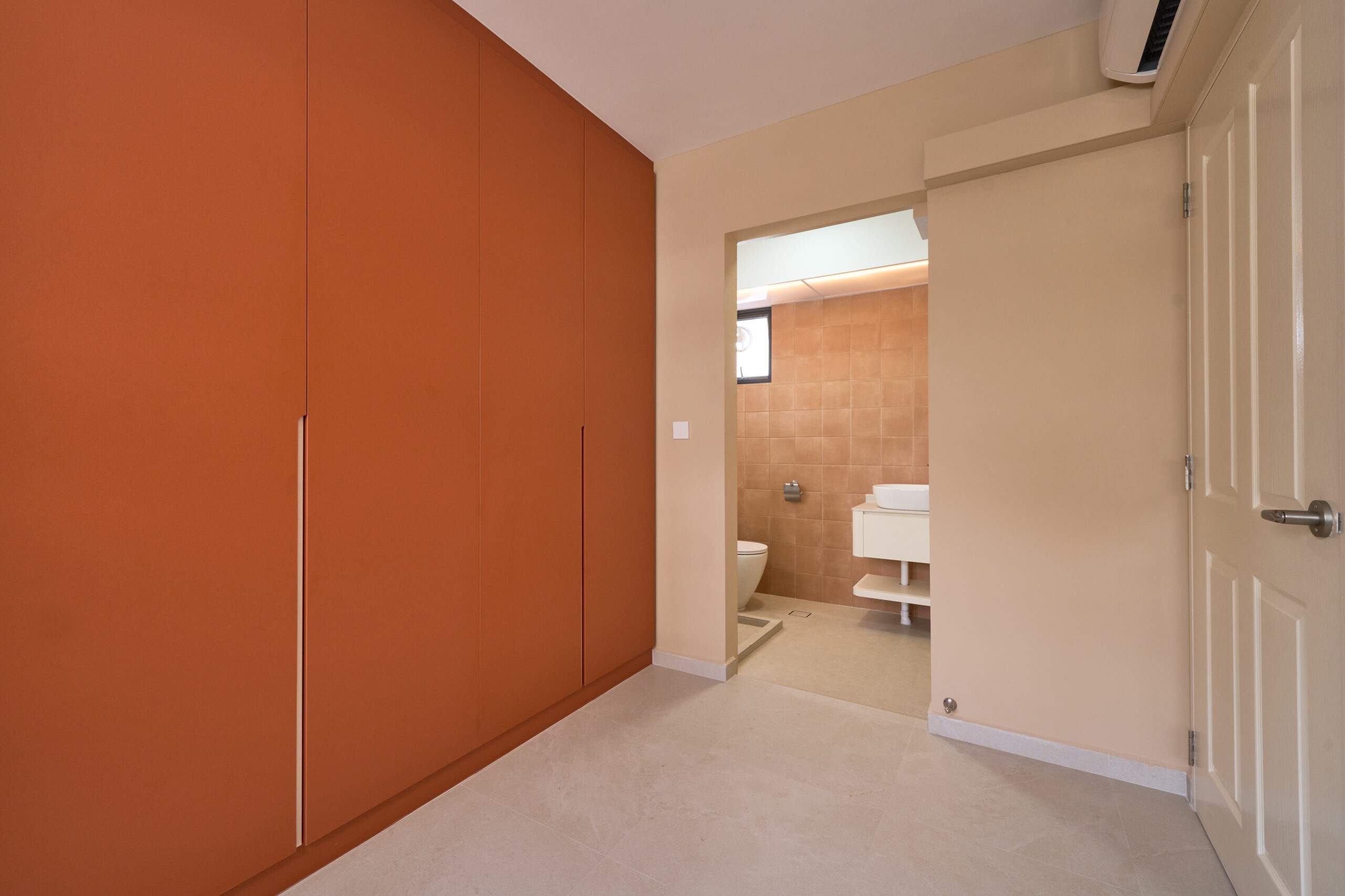 carpentry work done in Singapore, wardrobe in master bedroom